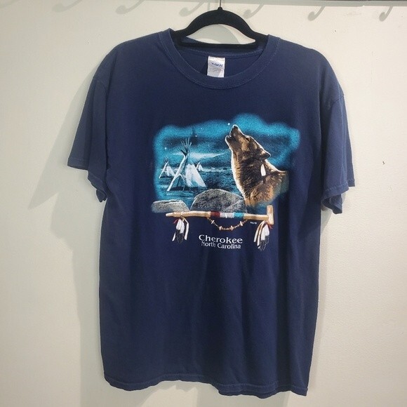 Cherokee North Carolina wolf howling w/ tee pees in the night tee large vintage - Picture 1 of 5